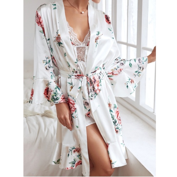 White Satin Slip & Robe Floral Print 2 Piece Lingerie Set - Picture 3 of 5